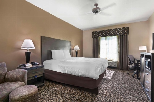 Best Western Carthage Inn & Suites image 18