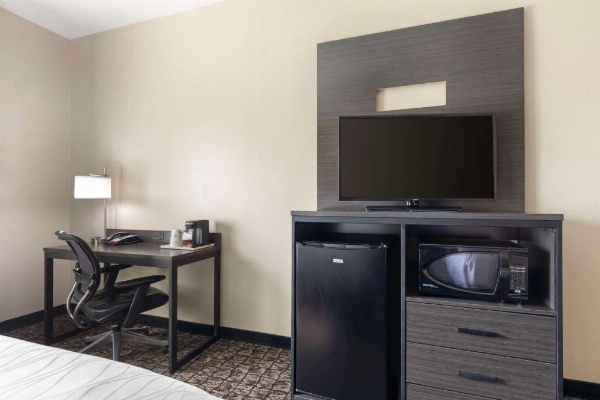 Best Western Carthage Inn & Suites image 23