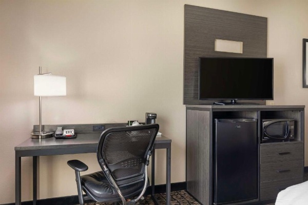 Best Western Carthage Inn & Suites image 35